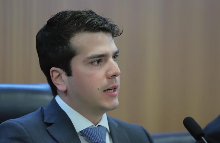 Antonio Coelho afirma que aumento do ICMS em Pernambuco não se refletiu em melhoria de serviços para a população 3 Foco Político - ALEPE | Antônio Coelho | Pernambuco